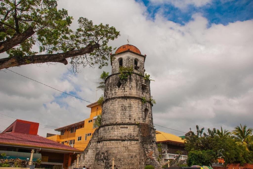 Lufian Dormitel Hostel Dumaguete City Buitenkant foto